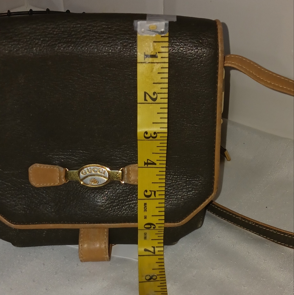Gucci  Plus Vintage Leather Crossbody Messenger Bag. Accepting offers! - Picture 15 of 16